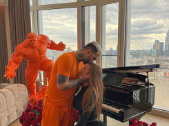 Гламурной блогерше из Молдовы, потрясшей Лондон, сделали предложение