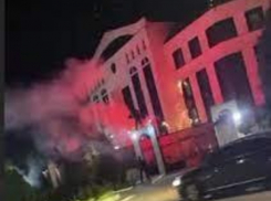 Фото! Стало известно, кто совершил акт вандализма на территории посольства России