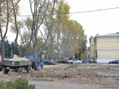 Площадку возле Национальной библиотеки расчистили для катка