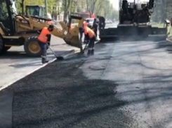 Одну из столичных улиц приводят в порядок - тротуар там теперь не узнать
