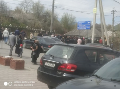 В Отачь зафиксированы массовые гулянья в период пандемии