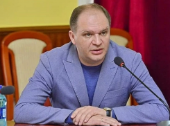 Примар Кишинева разнес на совещании уличных торговцев: они сели нам на голову
