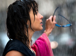 Резкое изменение погоды с дождями и похолоданием произойдет в пятницу