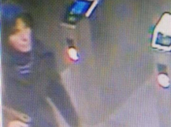 Женщина погибла под поездом в метро Бухареста: последняя минута ее жизни попала в кадр