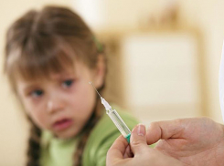 Мама рассказала, что детей прививают как животных без осмотра и без согласия родителей 