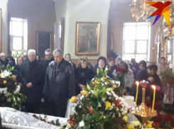 В последний путь провожают супругу Мирчи Снегура