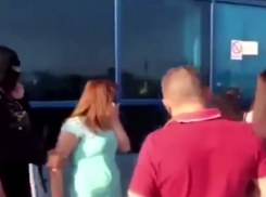 Беременная секс-рабыня с двумя девушками из Молдовы попытались вылететь в Италию «на проституцию»