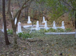 В Молдове зачем-то будут охранять кладбище солдатам-нацистам