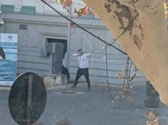 Столичную примэрию атаковал лучник