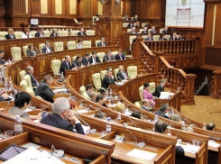 Стала известна дата выхода на работу депутатов парламента после летних каникул