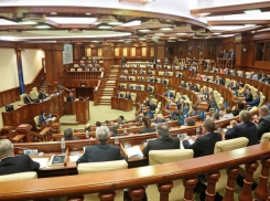 По инициативе ПСРМ в парламенте пройдут слушания по делу об испорченных продуктах, которыми кормили детей