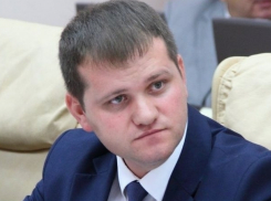 Катастрофой назвал Мунтяну «мусорную» инициативу Раду и посоветовал паковать чемоданы 