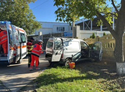 Трагическая авария в Костештах: водитель скончался за рулем, двое пассажиров в больнице