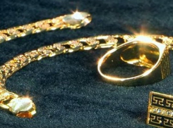 Житель Дубоссар ограбил приятеля, с которым выпивал у себя дома