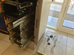 В Ставченах при помощи «болгарки» обокрали банкомат 