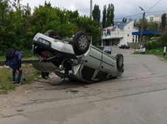 Ещё две аварии произошли в столице, в одном случае машина перевернулась на крышу после столкновения с поездом!