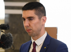 Попшой покоряет Милан: депутат получил степень доктора политических наук