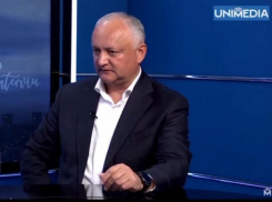 Додон: Санду несчастлива среди молдаван, ей нравится за границей