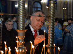 Игорь Додон принял участие в службе в Кафедральном соборе по случаю Благовещения