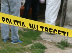 В Каларашском районе двое пьяных убили собутыльника и продолжили пить рядом с трупом