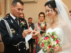 Красивые мгновения необычной свадьбы пограничника и врача в Молдове сняли на видео