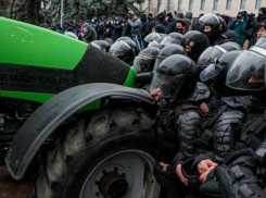 Санду обвинила полицейских, которых атаковали тракторо-майданщики, - реакция Додона