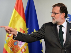 Мадрид решил отстранить от власти правительство Каталонии и ввести прямое правление