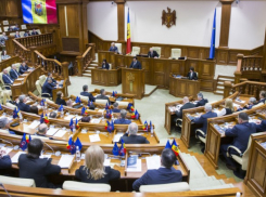 Оппозиция в парламенте выдвинула вотум недоверия главе МИДЕИ