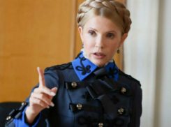 Экстравагантная Юлия Тимошенко «выгуляла» в Раде «наполеоновский» мундир