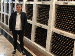 Известного украинского телеведущего потрясла «коллекция Геринга» в винных подвалах Крикова