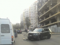 В серьезном ДТП на Рышкановке был сильно поврежден Range Rover 
