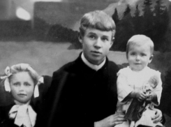 «Кого улыбкой ты дарила, и кто тебе свою дарил…» (Неизвестный Есенин)