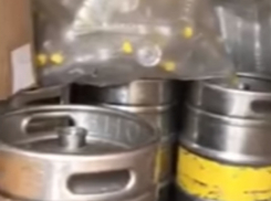 Вопиющую антисанитарию при перевозке кваса показали на видео  