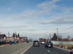 Молдавский автобус из Италии проехал через всю Румынию в эскорте полиции - следили, чтобы люди не выходили из салона