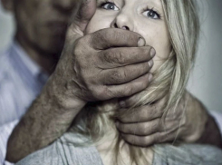 Говорившую по телефону с любимым девушку в Одессе изнасиловал и убил лопатой бывший одноклассник