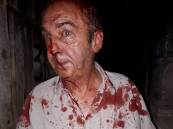 Избитого до крови председателя дома на Рышкановке сняли на видео