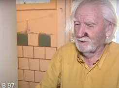 97-летний дед снял проститутку, но его сексу помешала сноха. Он избил родственницу палкой