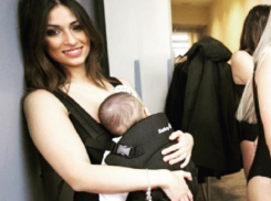 Финалистку конкурса «Мисс Италия» затравили из-за дефиле с маленькой дочерью