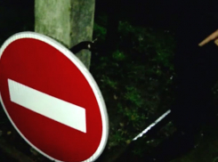 Издевательство над дорожным знаком устроил возмущенный столичный водитель