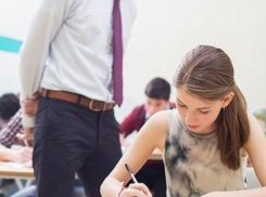 Секс-атаку развратного профессора 18-летняя молдаванка доказала записями своего телефона