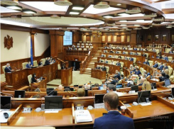 Надбавки для врачей, участвующих в борьбе с коронавирусом, закреплены законодательно