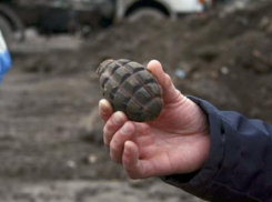 В Кишиневе на остановке взорвалась граната: двое мужчин в крови доставлены в больницу 