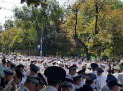 Власть отгородилась от народа: в центре Кишинева в десятки раз больше полицейских, чем людей 