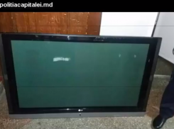 Мужчину, укравшего телевизор из жилого дома в Думбраве, поймали с поличным 