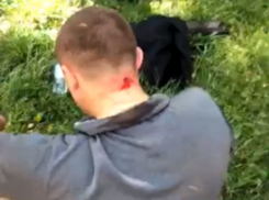 Знаменитому срывами концертов российских артистов националисту выстрелили в шею в Одессе