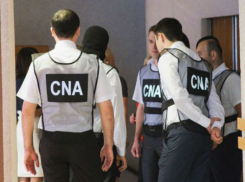 Четверо сотрудников полиции вымогали у жительницы Кишинева более трех тысяч евро 