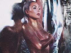 Обнаженная Ким Кардашьян показала мужчинам свое «золотое» тело