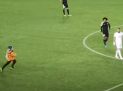 Мальчик Ярослав выбежал на поле в матче «Шериф» - «Реал» ради Карима Бензема