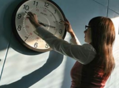 Опасность самого длинного дня в году из-за перевода стрелок раскрыли ученые