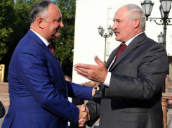 Лукашенко заявил Додону о готовности Беларуси сделать для Молдовы всё
